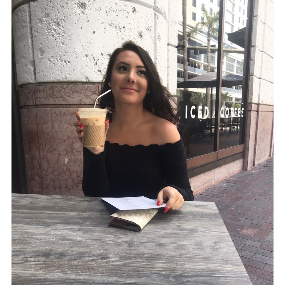 Meet your Posher, Danielle